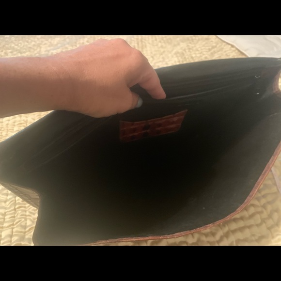 Alligator attaché case. (One single skin) - Picture 4 of 7